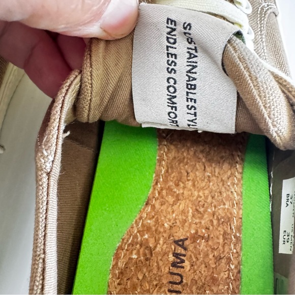 Cariuma OCA Low Sand Canvas Sneakers size 8 - Picture 8 of 10